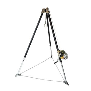 Анкерное устройство типа В с максимально допустимым одновременным числом пользователей - не более трёх со спасательным подъемным устройством